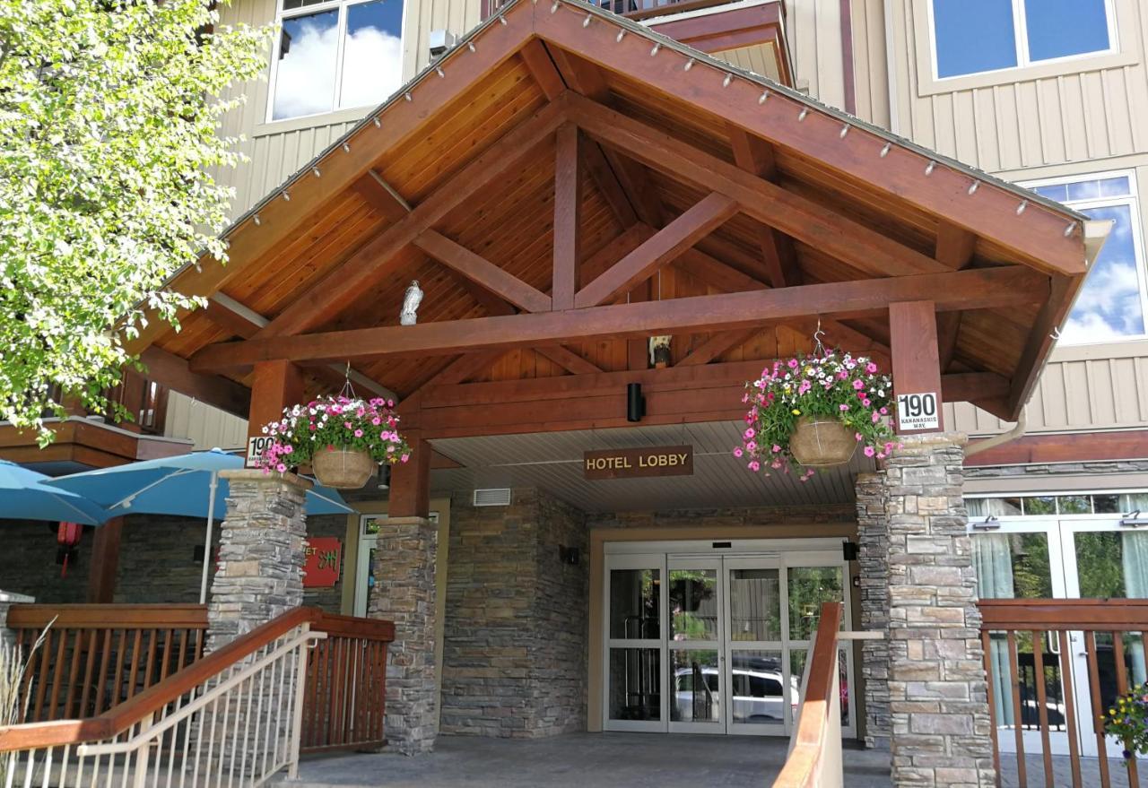 Sunny Tranquil Woods Turret In Falcon Crest Lodge Canmore Rum bild